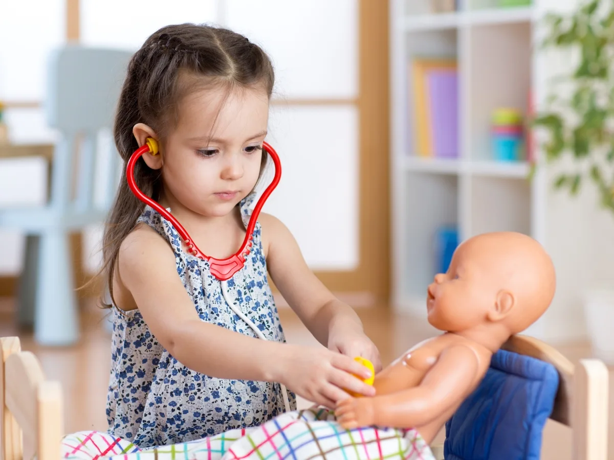 Khối lượng biểu tượng trí óc được trẻ sử dụng để diễn tả các đối tượng và sự kiện xung quanh tăng vọt.