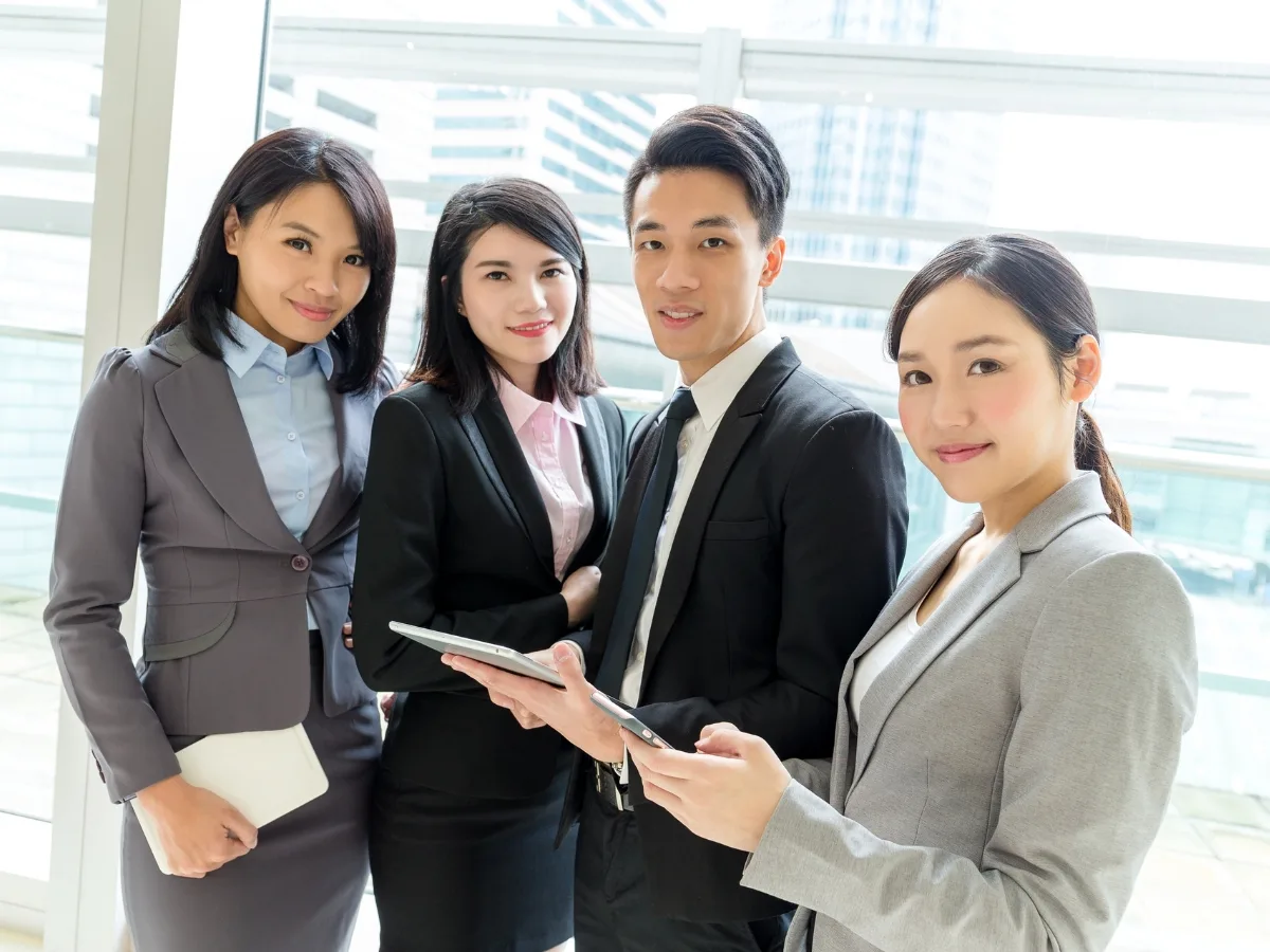 Những nghề nghiệp hào nhoáng bên ngoài thường nhiều cám dỗ.