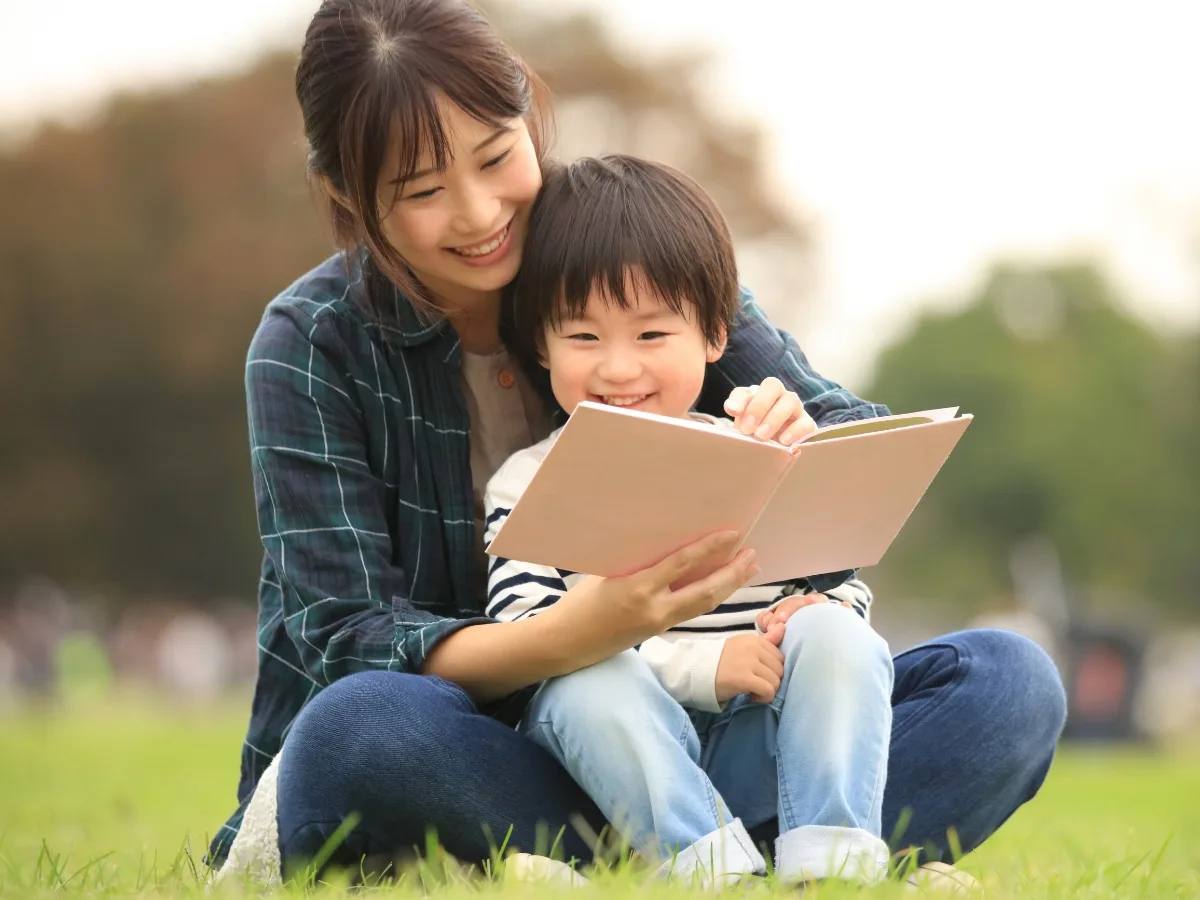 Phát triển ngôn ngữ cho trẻ mầm non qua đọc sách.