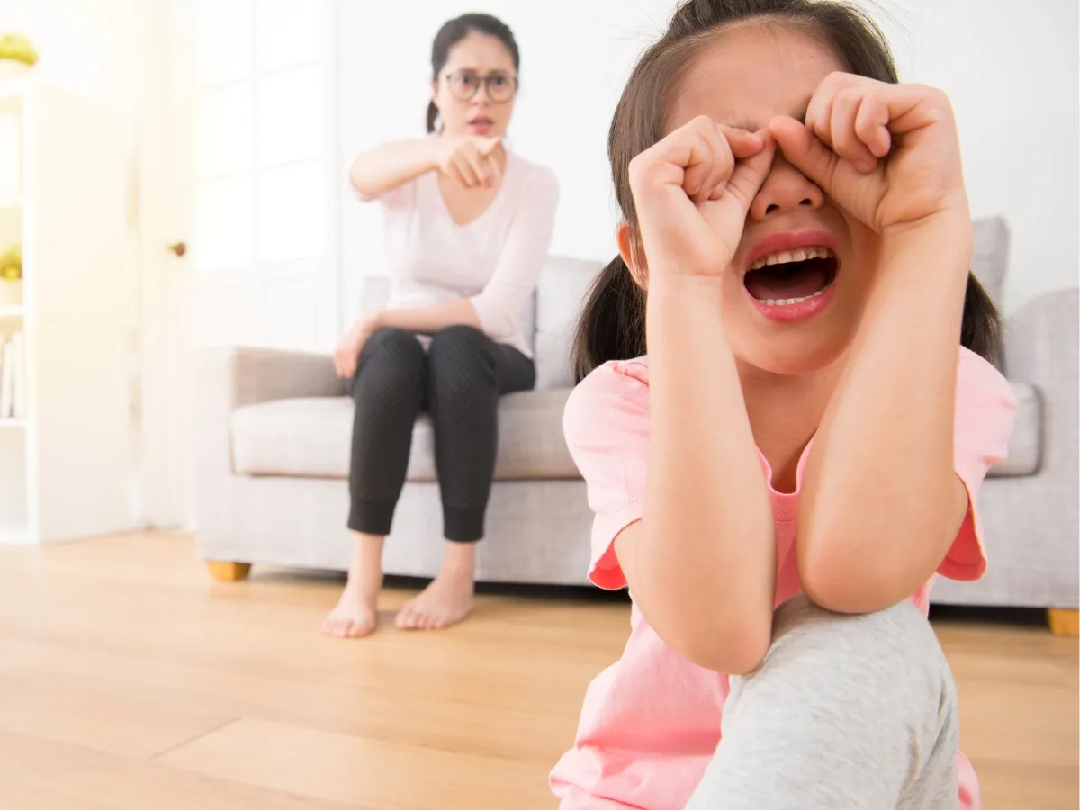 Mâu thuẫn giữa nhu cầu với năng lực thực tế khiến trẻ bị khủng hoảng.
