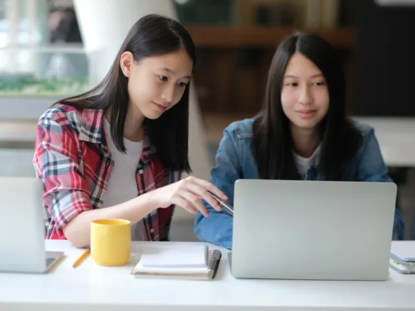 Những khó khăn của tuổi thiếu niên và cách ứng phó.