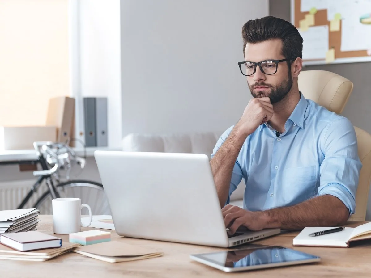 Người nhóm máu B có trách nhiệm trong công việc và giao tiếp tốt.