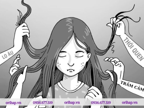 Tâm lý căng thẳng, lo âu, hoặc trầm cảm thường là những yếu tố kích hoạt tật nhổ tóc