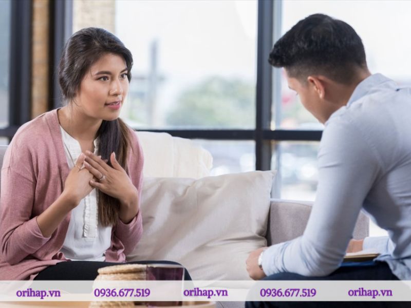 Hãy thẳng thắn đối thoại với chồng để tìm hiểu nguyên nhân sâu xa và quyết định xem liệu hai người có thể cùng nhau vượt qua thử thách này hay không