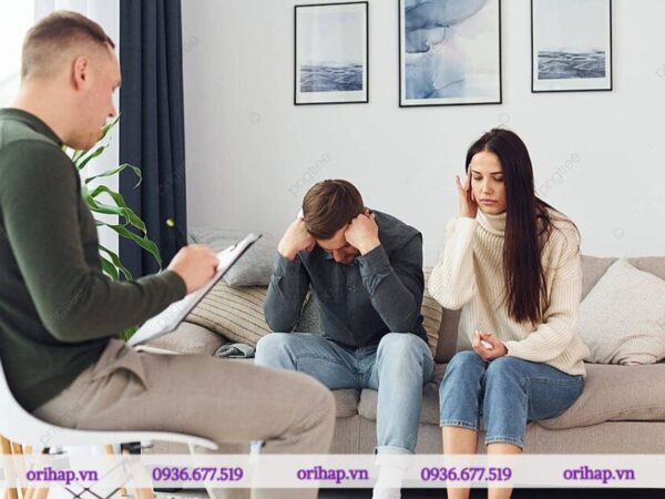 Việc tìm kiếm sự hỗ trợ từ chuyên gia tâm lý gia đình là một lựa chọn khôn ngoan