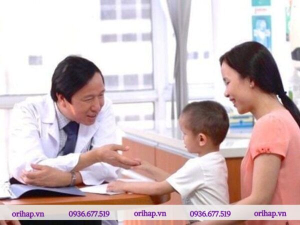 Chẩn đoán rối loạn tic ở trẻ em được thực hiện dựa trên việc quan sát triệu chứng, tiền sử bệnh lý và một số đặc điểm lâm sàng cụ thể