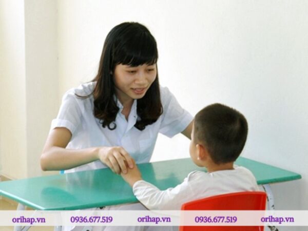 Chẩn đoán rối loạn phổ tự kỷ được thực hiện bởi các chuyên gia tâm lý