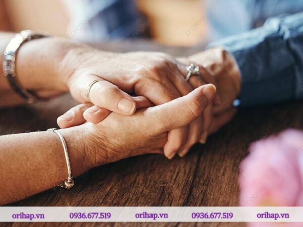 Sự hỗ trợ từ gia đình, bạn bè và cộng đồng có thể giúp bệnh nhân vượt qua PTSD nhanh hơn và giảm nguy cơ tái phát.