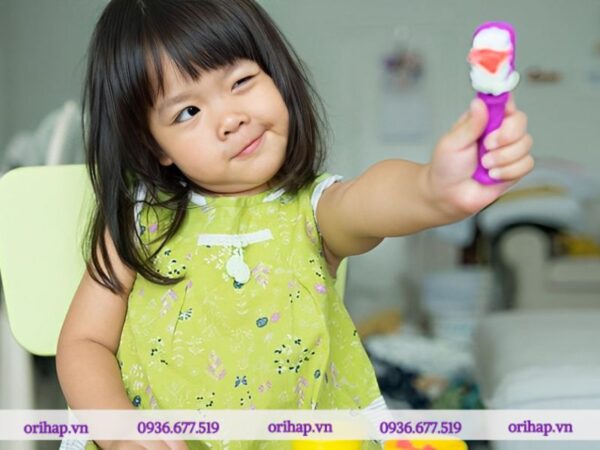 Rối loạn tic là một nhóm các rối loạn liên quan đến các chuyển động cơ hoặc âm thanh phát ra một cách đột ngột, nhanh chóng, lặp đi lặp lại mà không có sự kiểm soát