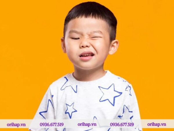 Tìm hiểu về rối loạn TIC ở trẻ nhỏ