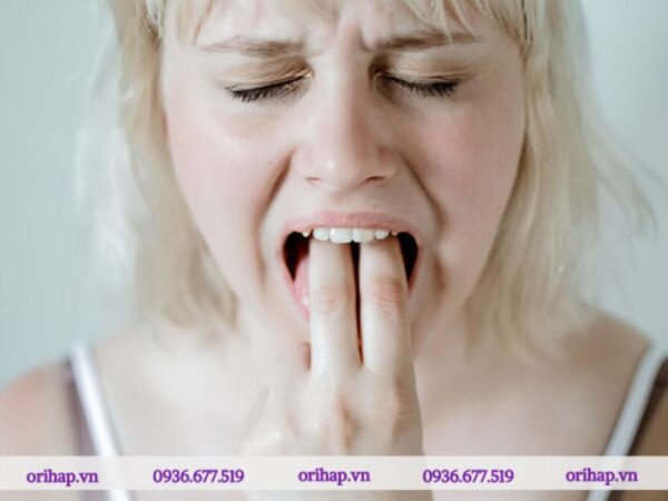 Người mắc chứng ăn - ói thường ăn uống vô độ rồi tìm cách "tống khứ" thức ăn bằng cách gây nôn